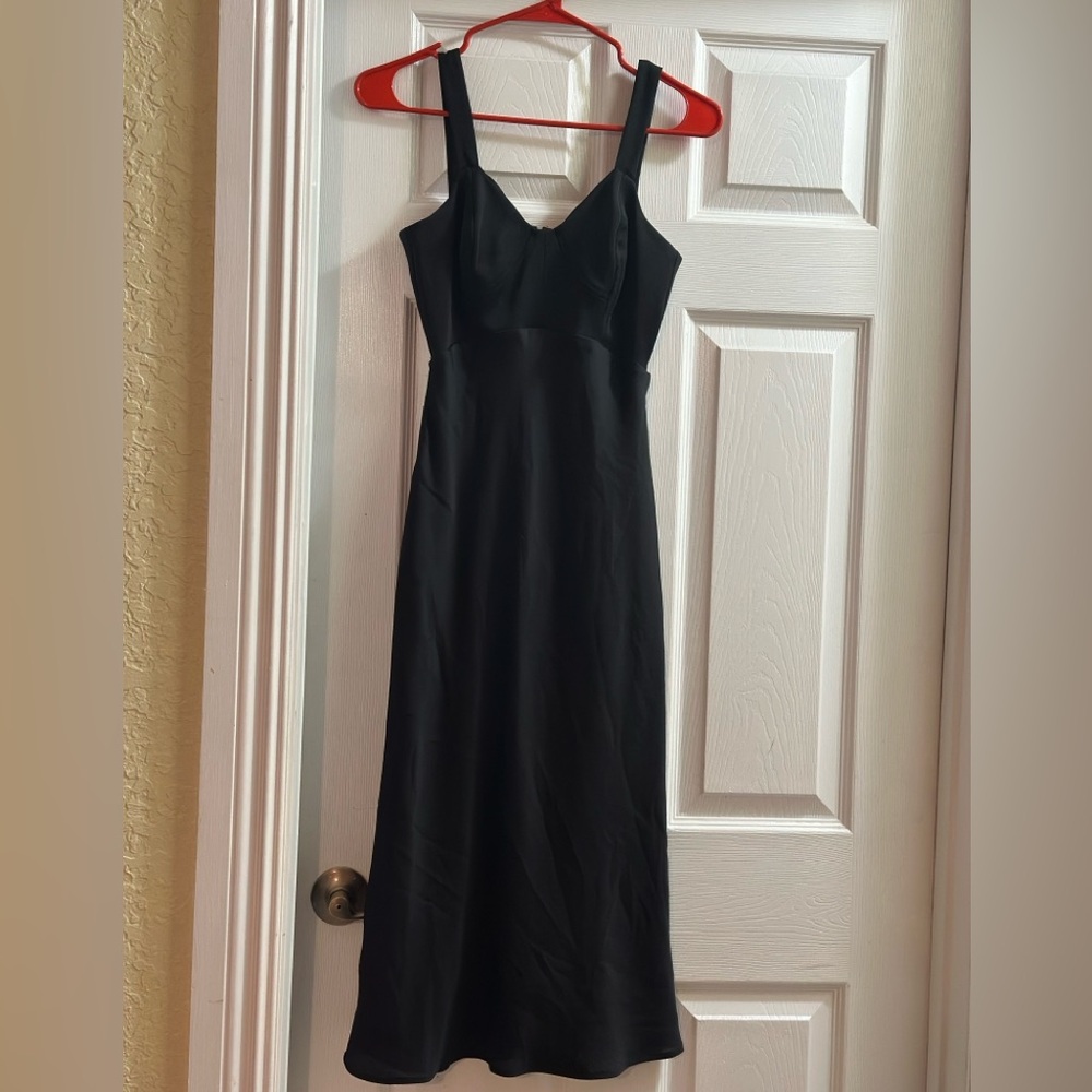 Express Elegant Black Sleeveless Midi Dress